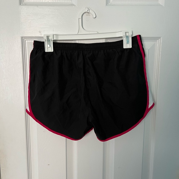 black and pink nike shorts - Picture 2 of 3